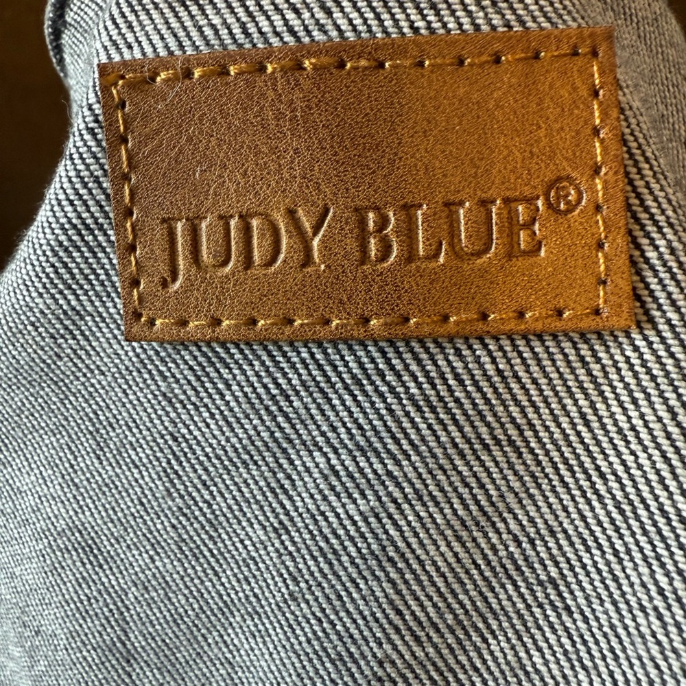 Judy Blue washed black denim jacket - Picture 3 of 6